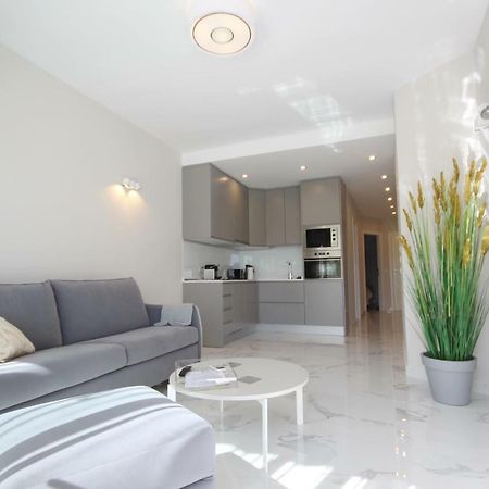 Luxury Apartments In First Beach Line With Pool Адехе Екстер'єр фото